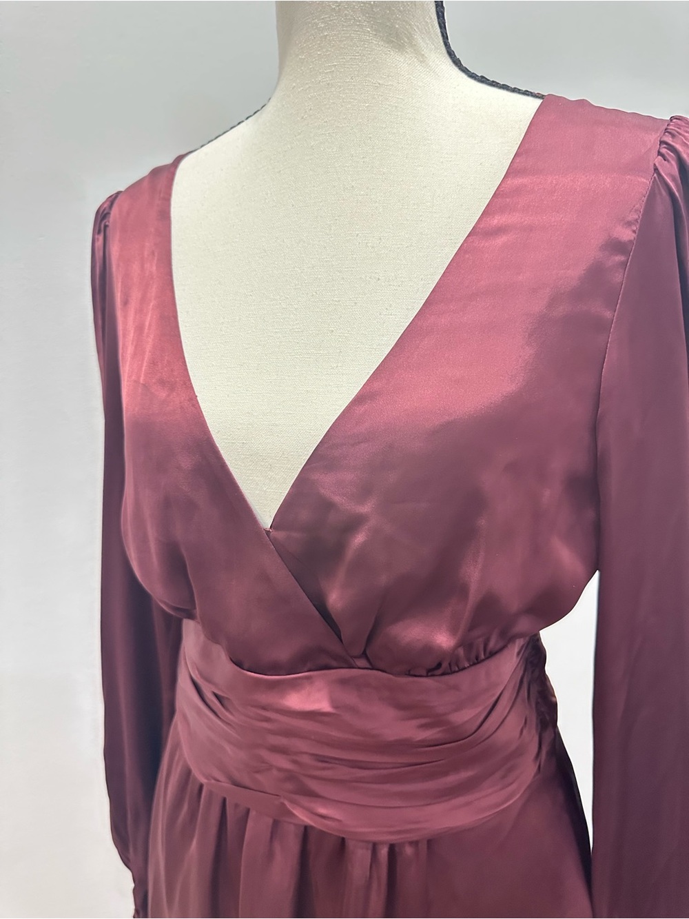WILFRED ARITZIA Deep Burgundy V-Neck Long Sleeve Rhythm Dress Satin Size Small - Picture 9 of 12